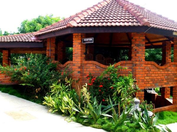 Riverside Hotel