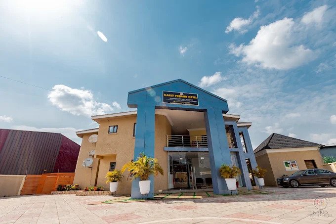 Karls Premier Hotel