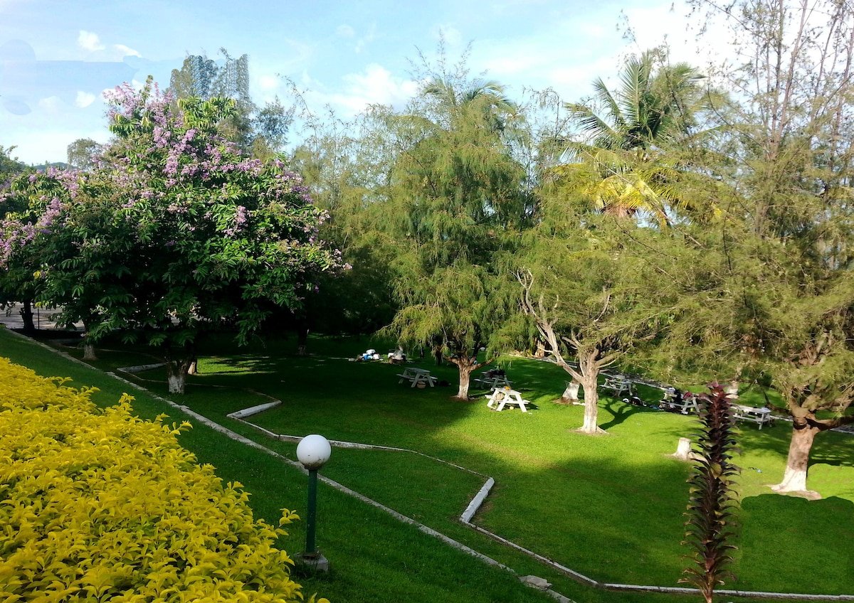 Paradise Resort