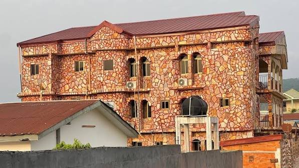 OBAAHEMAA ROYAL CASTLE GUEST HOUSE