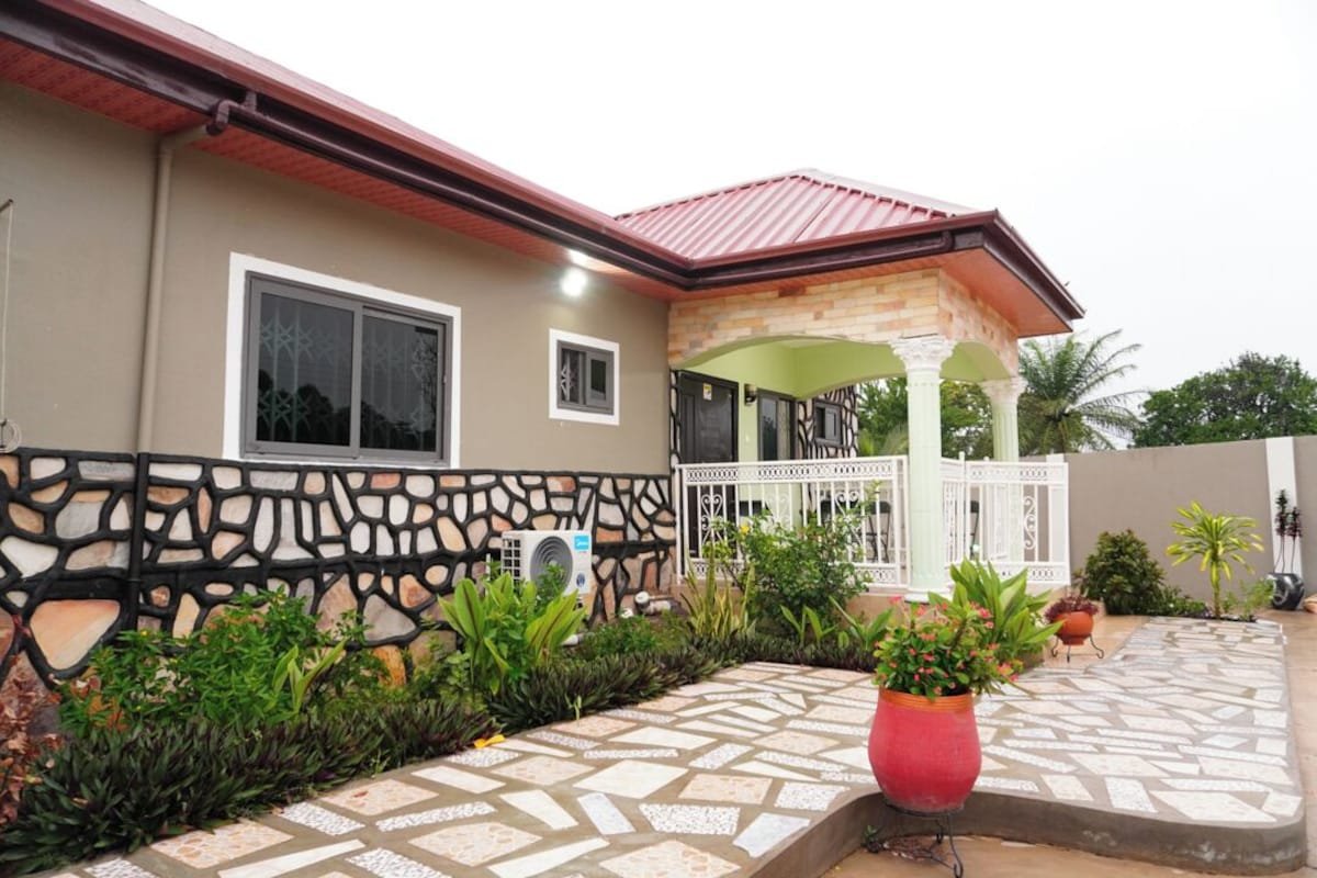 Madora Lodge