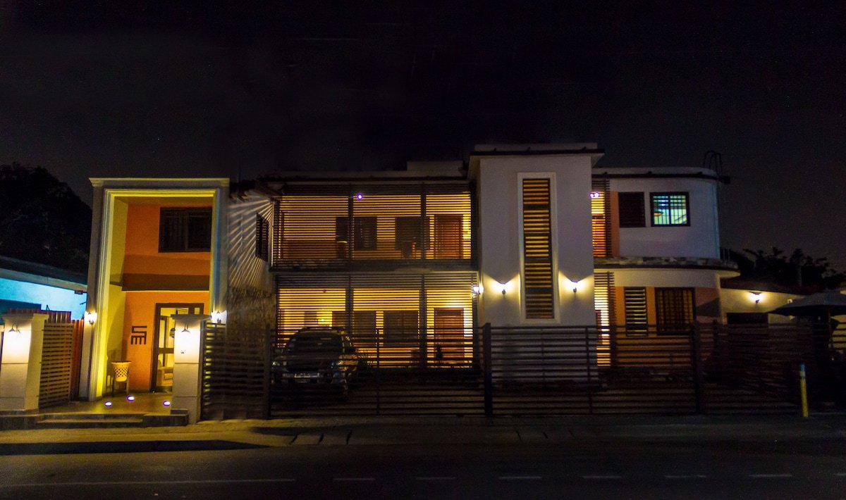 LAKE BOSOMTWI HOTEL