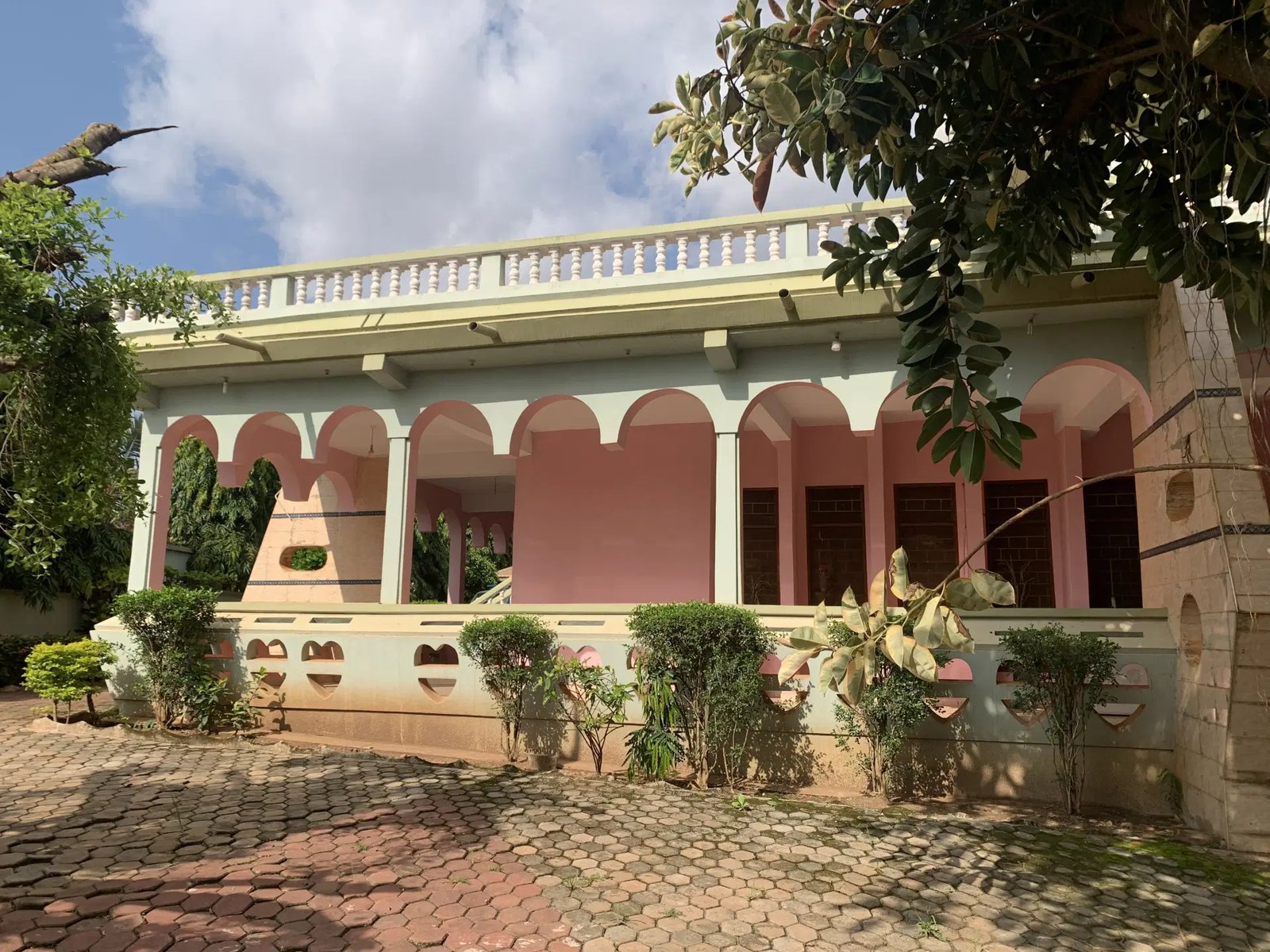 Amis Wonderland Hotel