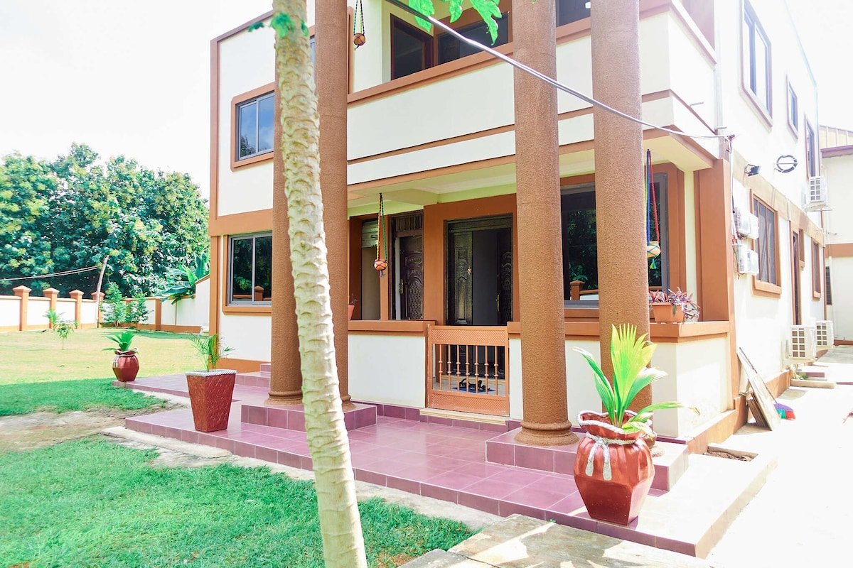Indigo cottage and Apartments