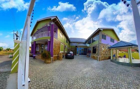 Young View Hotel And Pub