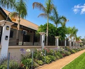 Paradise Creek Hotel