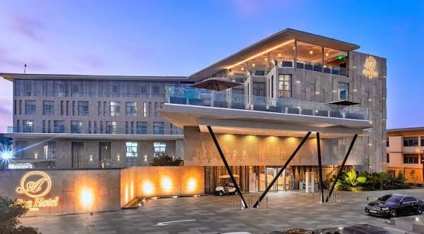 Alisa Hotel Tema
