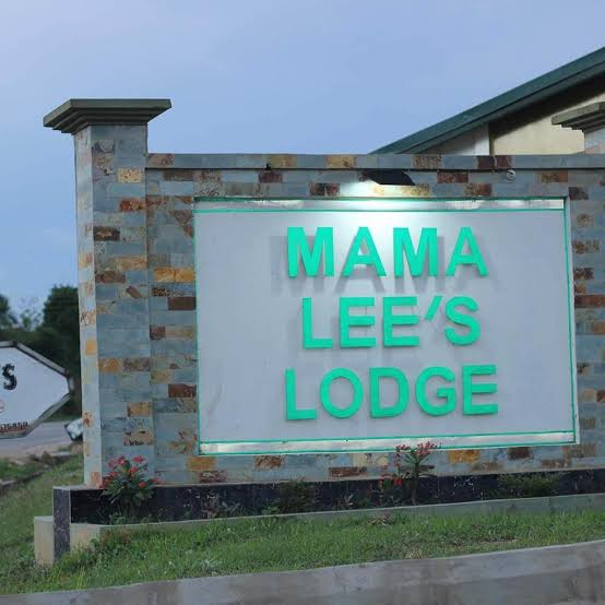 Mama Lee's Lodge