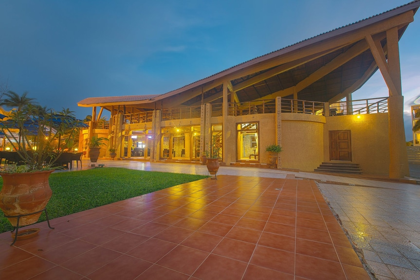 Raybow International Hotel