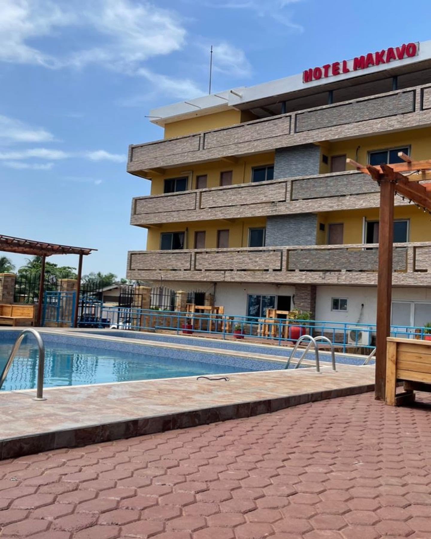 Makavo Hotel