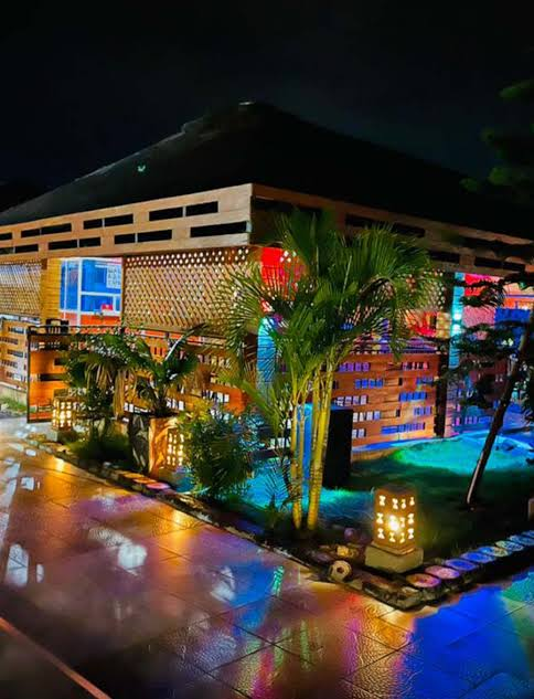 Kikis Court Resort