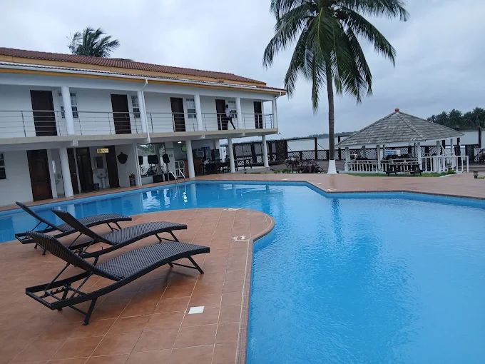 Peace Holiday Resort