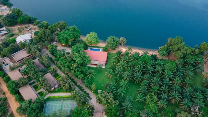 E & A Waterfront Resort