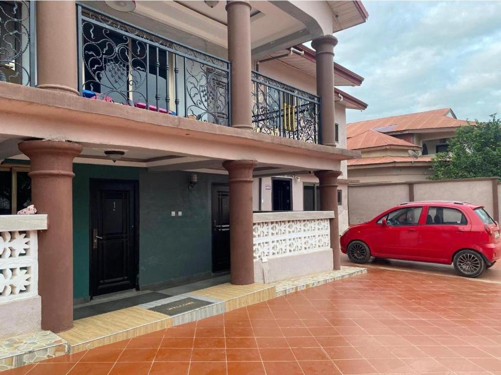 ODADEE GUEST HOUSE