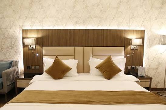 Golden Ednona Hotel