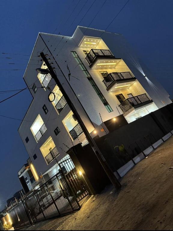 The 8 Luxury Apartments