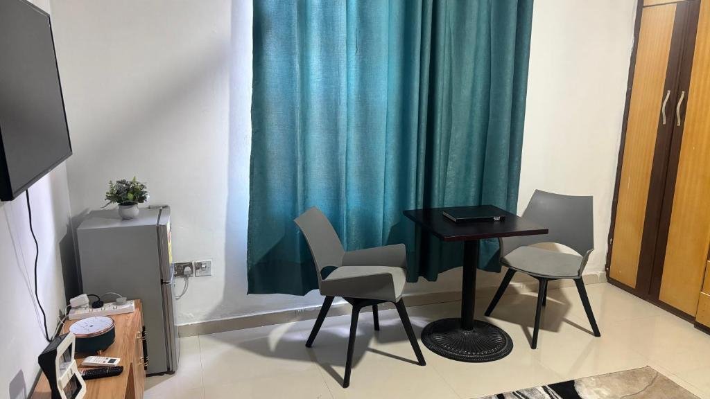 Eab APARTMENT