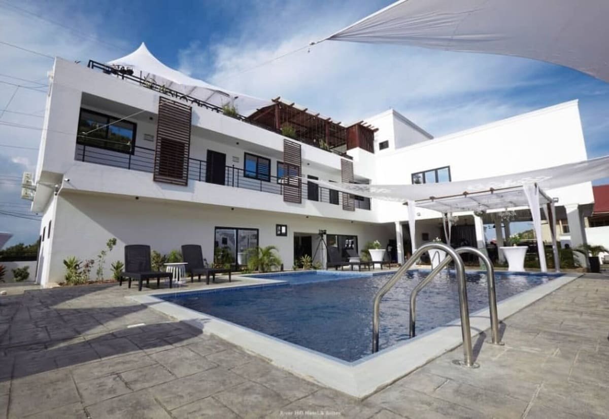 River Hills Hotel & Suites