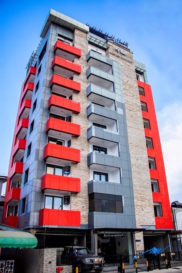 Mansah Plus Hotel & Apartments