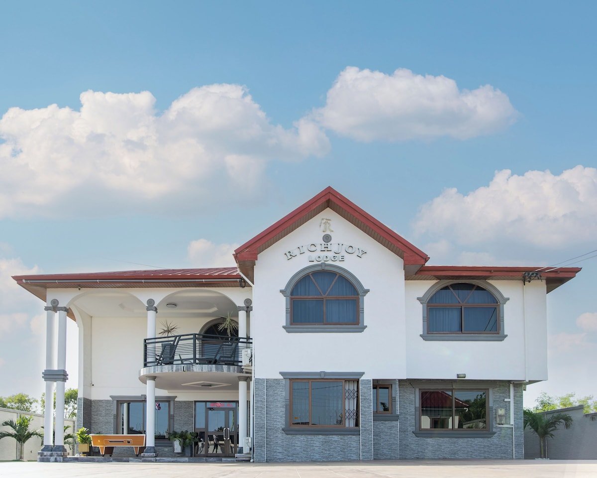 RICHJOY LODGE