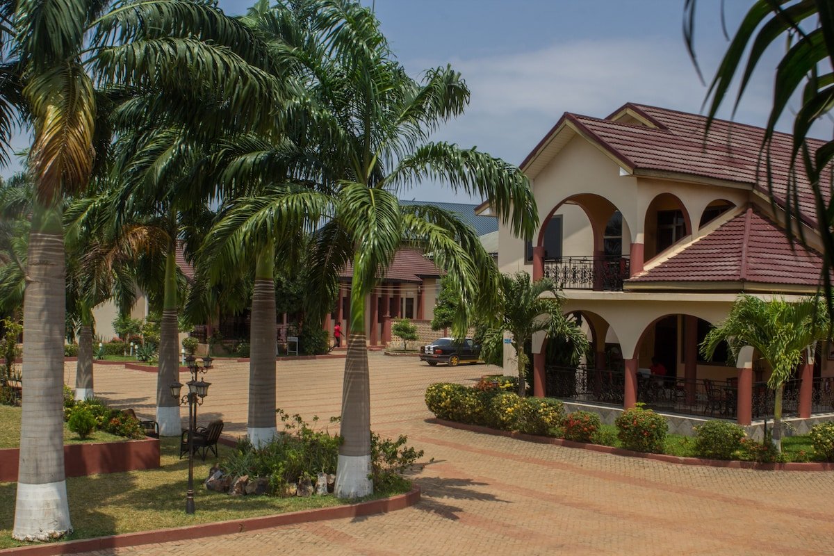 THE ORIENTAL RESORT