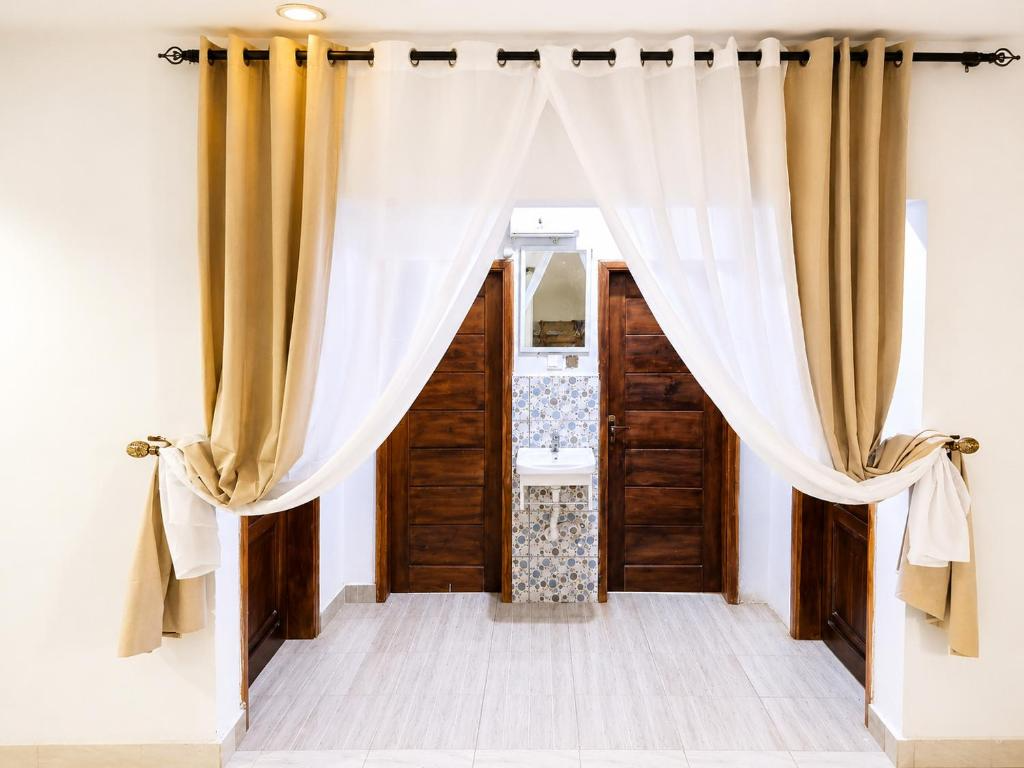 PHINA Homes